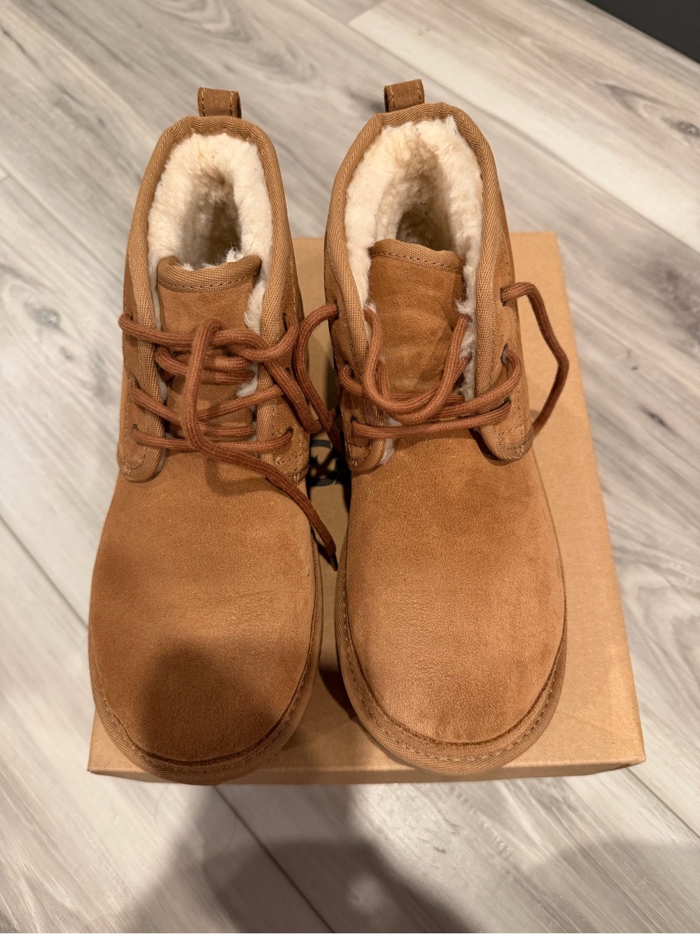 UGG Kids Lace-Up Shearling-Lined Boots in Chestnut